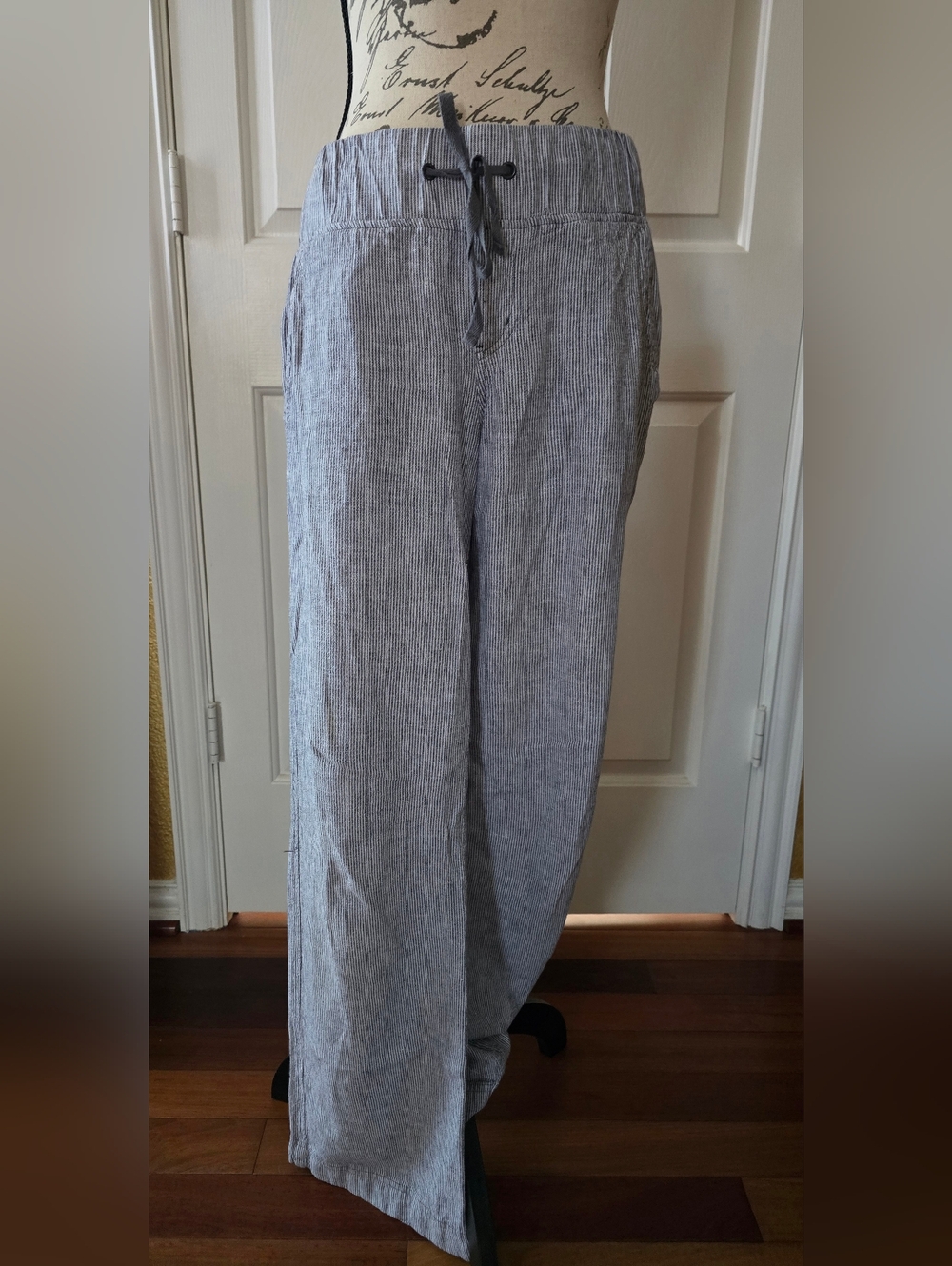 Boho New York & Company Offwhite Gray Pinstripe Drawstring Wide-Leg Pants Size S